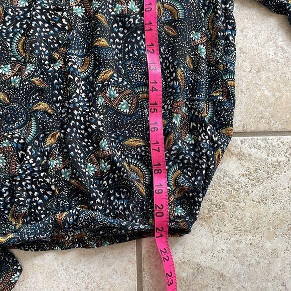 EVEREVE Charlie Tie Neck Blouse - Picture 13 of 16